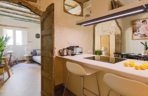 El Raval Apartment | Renovated 19th-Century Gem in City Centre