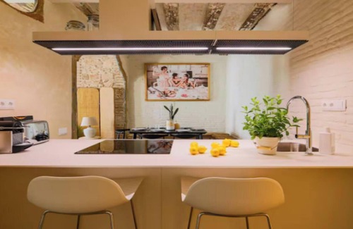 El Raval Apartment | Renovated 19th-Century Gem in City Centre