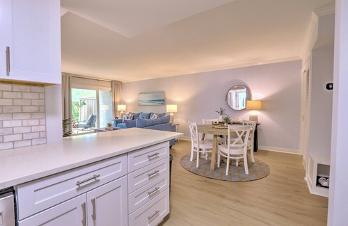 South Beach Condo | Renovated 1BR Condo. Walk to Beach&Salty Dog, Sleeps 5. Bike, Golf, Pickleball!