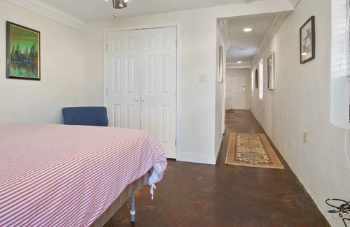Saint Roch House | Renovated 1BD, parking, yard, centrally located!