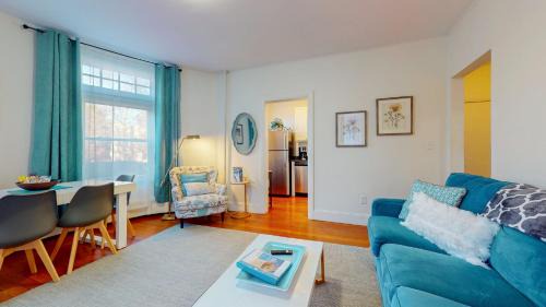 Brookline Apartment | Renovated 1bed, Steps To Mbta, Shops & Restaurants