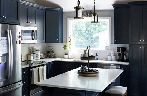 St. Matthews House | Renovated 2-BD house with WiFi, AC in Louisville