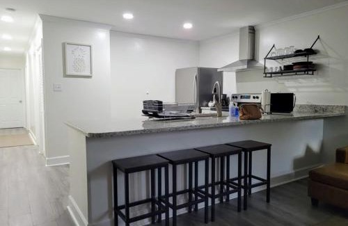 Durham House | Renovated 2 Bed Walltown Home Walk To Duke! B