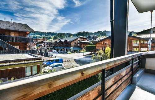 Les Gets Apartment | Renovated 2-BR Apt in Les Gets Center, Sleeps 6, Balcony, Parking