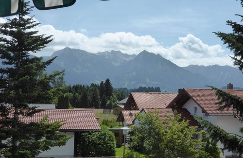 Bolsterlang Apartment | Renovated 2-room apartment on the 1st Upper floor with optional hotel service
