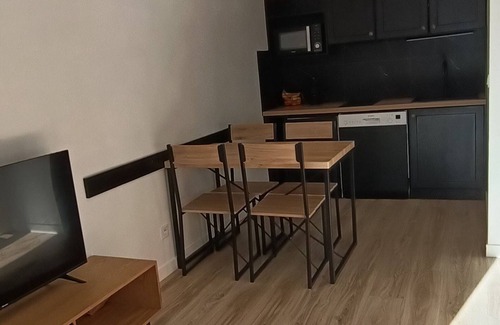 Valfrejus Apartment | Renovated 2-Room Apartment for 4, Prime Location in Modane near Slopes and Shops