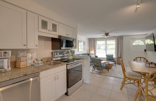 Anna Maria House | Renovated 2bed/1bath North End of Anna Maria, 2min walk to the beach
