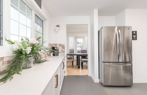 Radisson Heights - Albert Park House | Renovated 3-Bed Near Stampede, Zoo & Airport – Perfect Location & Comfort!