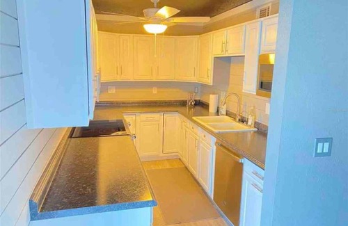 Edgewater House | Renovated 3 bedroom with POOL Internal name: 854 pretty lady