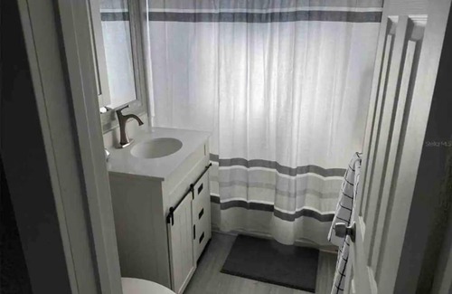 Edgewater House | Renovated 3 bedroom with POOL Internal name: 854 pretty lady