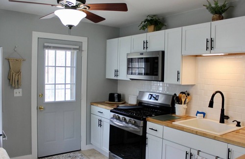 Niles House | Renovated 3 BR 1 BA, Prime Spot!
