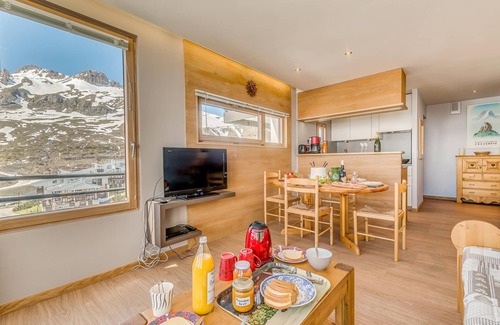 Le Lavachet Apartment | Renovated 3-room apartment - Balcony and WiFi
