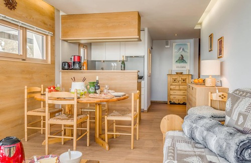 Le Lavachet Apartment | Renovated 3-room apartment - Balcony and WiFi