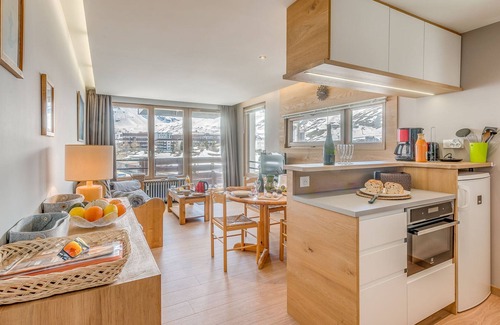 Le Lavachet Apartment | Renovated 3-room apartment - Balcony and WiFi