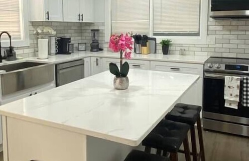 Sylvan Hills House | Renovated 3 Story Cape Cod near Beltline/Downtown