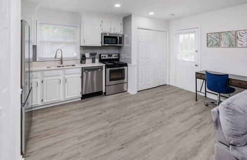 Charlotte House | Renovated 3BR - 1 Min to Music Factory - 2 Min to Uptown!