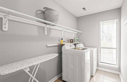 Wessex Square House | Renovated 3BR Retreat with Large Patio & Grill