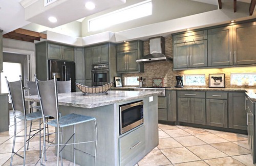 Houston House | Renovated 4 Bedroom 3.5 Bath with POOL Private Home Fully-furnished. MD Anderson
