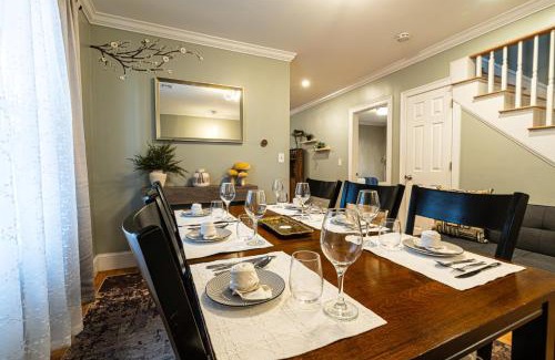 Ashmont Apartment | Renovated 4BR3BA Escape - Near Public Transportation