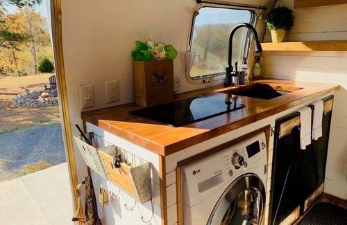 Hickman House | Renovated Airstream on 40 Park-like Acres in Dickson, TN, 45 Min. from Nashville