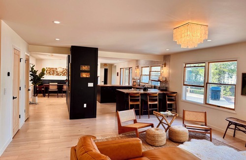 Rumely House | Renovated and Spacious Beach House across the Street From Ski/Snowmobile Trails