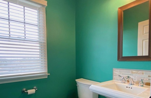 Admiral Estates House | Renovated and upgraded property just a short block to the beach.