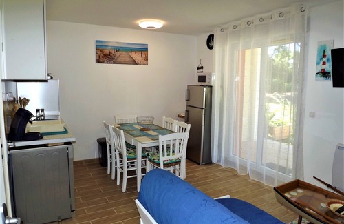 Le Verdon-sur-Mer Apartment | Renovated apartment for 6 people with swimming pool.