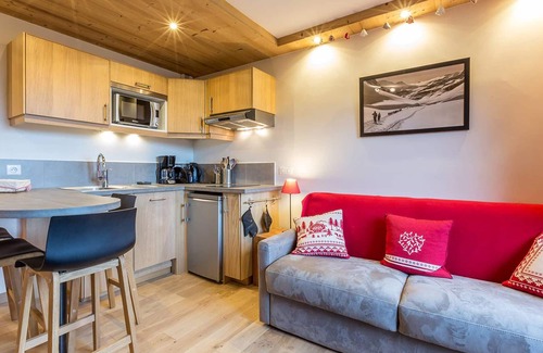 Meribel-Mottaret Apartment | Renovated apartment in Méribel, near slopes, balcony, sleeps 4