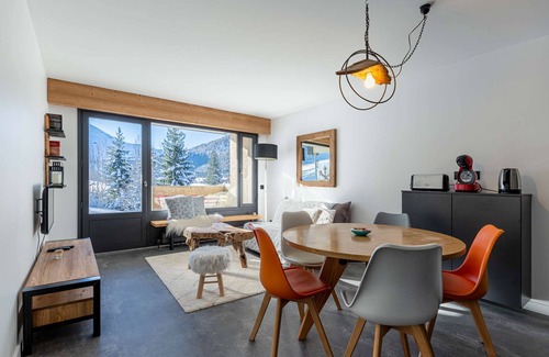 La Clusaz Apartment | Renovated apartment with mountain views