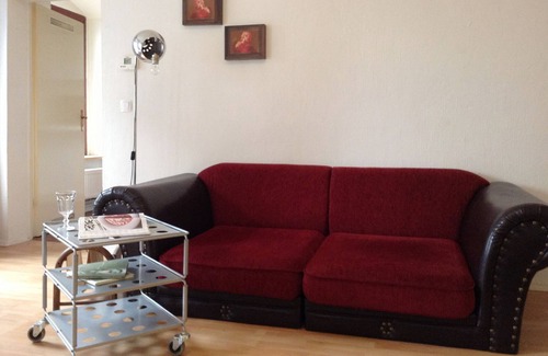 Mitte Apartment | Renovated apartment with new bathroom, separate kitchen and washing machine