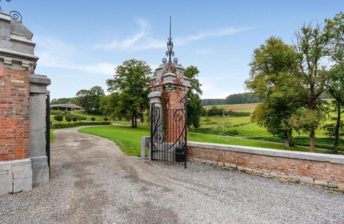 Gesves House | Renovated appartment in Castle