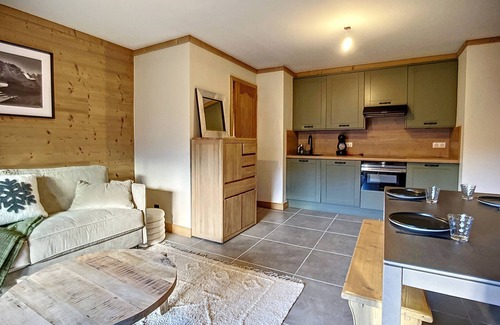 Meribel Village Apartment | Renovated apt near slopes and shops, 2 bdrms, parking, WiFi