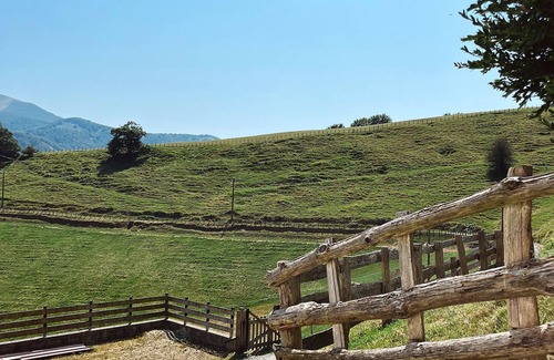 Urepel House | Renovated Basque house in the middle of meadows