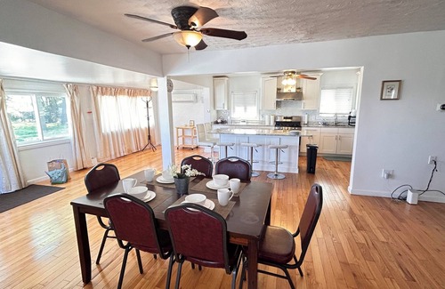 Quincy House | Renovated Beach House Close to Everything, Minutes to Boston