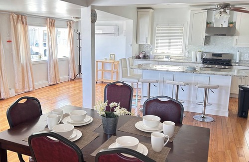 Quincy House | Renovated Beach House Close to Everything, Minutes to Boston