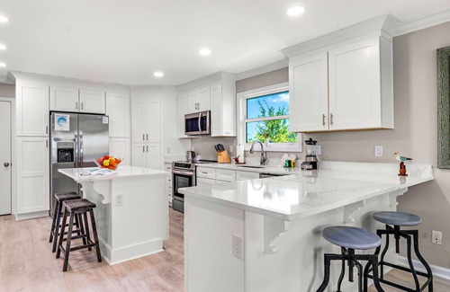 Indian Pass House | Renovated! Beachfront on IP, Dog Friendly w/Boat Parking!