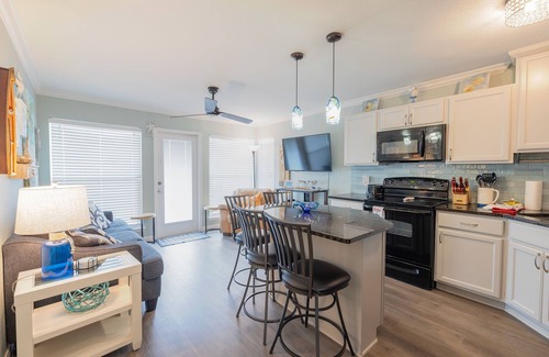 Galveston Condo | RENOVATED BEACHSIDE Condo-Elevator-Heated Pool-in unit Washer/Dryer
