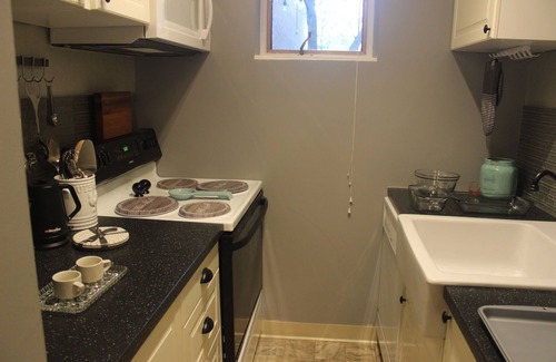 Lafayette Square House | Renovated Carriage house - 1 BR loft - Private