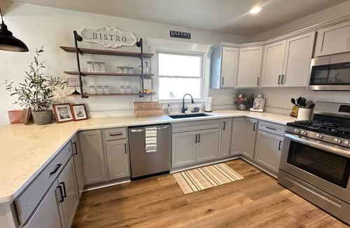 Cleveland House | Renovated charming home close to Lee University!
