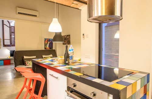 Gracia House | Renovated Charming & Modern 2BR Loft in Gracia WIFI + Parking 30m away Ramblas