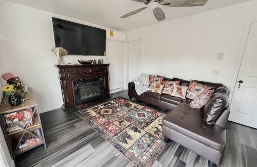 Tobyhanna House | Renovated Country Place House