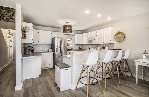 Manistee Condo | Renovated Condo at Lake Michigan