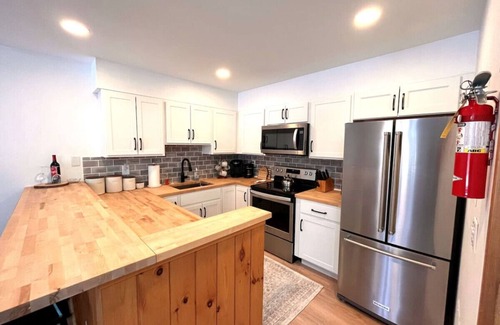 West Dover House | Renovated condo at MT Snow. Shuttle, Pool, Hot Tub