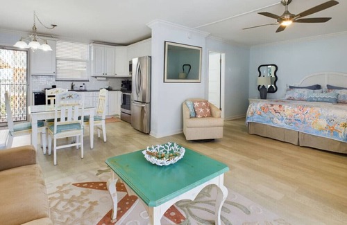 Bonita Springs Condo | Renovated Condo w/Gulf Views, Beach Access, 2 Pools + Free Bike for Guests