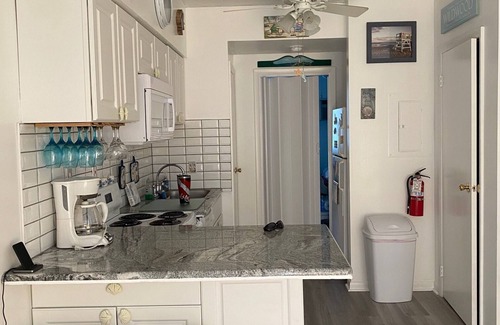 Cape May - Wildwood Condo | Renovated Condo which is 3 minute walk to beach and boardwalk
