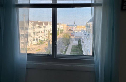 Cape May - Wildwood Condo | Renovated Condo which is 3 minute walk to beach and boardwalk