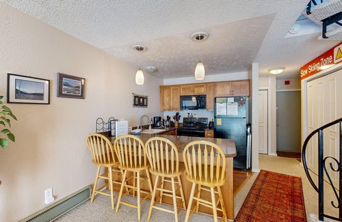 Alyeska Condo | Renovated condo with mountain views, access to hiking & skiing
