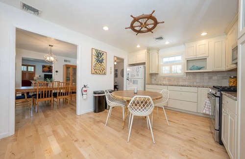 Village Green House | Renovated Cool House/Private Heated Pool/Short Walk to Beach/Sleeps 10