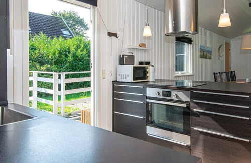 Juelsminde House | Renovated Cottage in Juelsminde - By Traum Ferienwohnungen