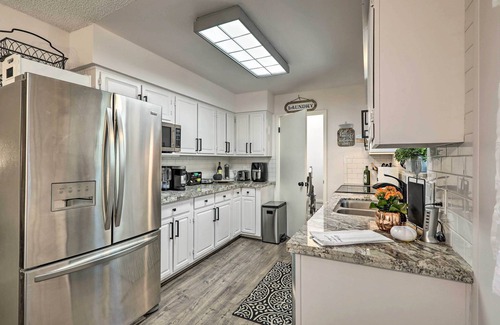 Munds Park Cottage | Renovated Cottage w/Fire Pit in Munds Park!